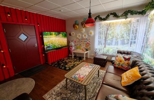 Lantinen District Casa | The Mäkkylä Escape - Perfect for 2 with sauna look and optional Hot Tub