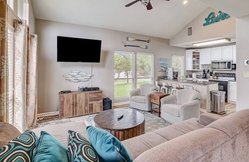 Burnet Casa | The Mallard on Lake Buchanan Dam | House in Burnet