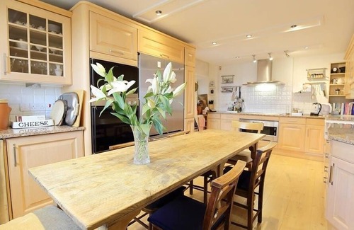 Burford Cabaña | THE MALT HOUSE, admite mascotas, con piscina en Burford, Ref 988771