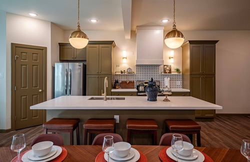 Greater East End Casa | the Maltby Suites featuring the Martini