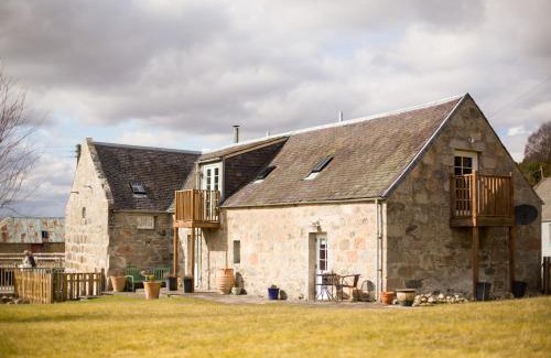 Nethy Bridge Casa | The Maltings - lodge with hot tub