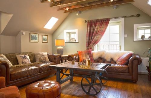 Nethy Bridge Casa | The Maltings - lodge with hot tub