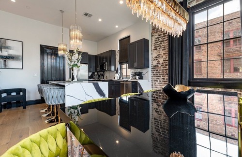 Central Business District Hotel | The Mambo - The Little Lagniappe on St. Charles