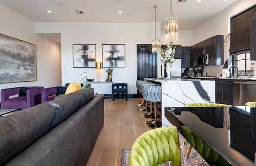Central Business District Hotel | The Mambo - The Little Lagniappe on St. Charles
