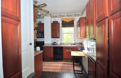 Berkeley Springs Casa | ¡Una nueva victoria victoriana!