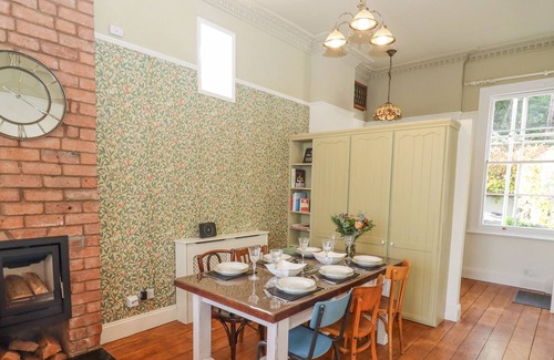 Little Malvern Casa | THE MANSE STUDIO, pet friendly, character holiday cottage in Malvern