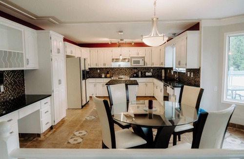 Northeast Edmonton Casa | The Mansion House