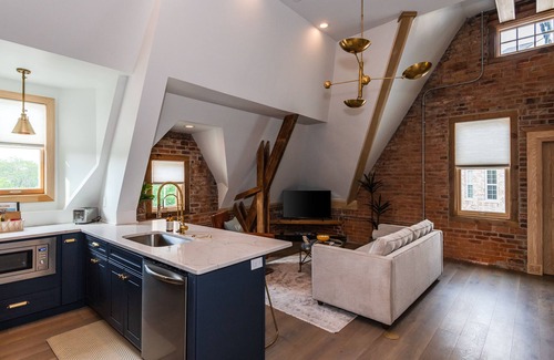 Dayton Casa | THE MANSION ON MONUMENT AVENUE!