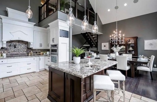 Essa Casa | The Mansion, Wasaga beach, Blue mountain