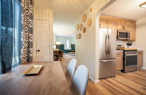 Caseyville Casa | The Maple Cottage