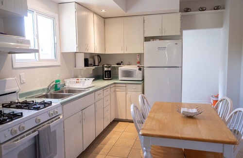 Niagara Falls Casa | Maple Leaf House - ¡A poca distancia de las cataratas y del centro! -Alquiler con licencia