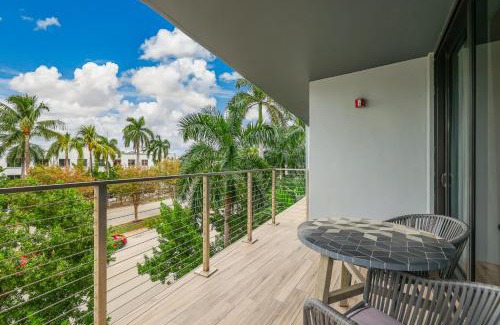South Pointe Hotel | The March Hotel
