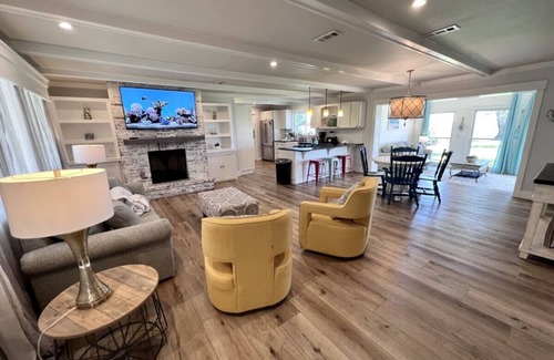 Panama City Casa | The Mariana - Private Dock|Private Boat Launch|Hot Tub|Game Room