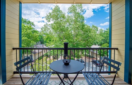 Marietta Apartamento | The Marietta Square Manor