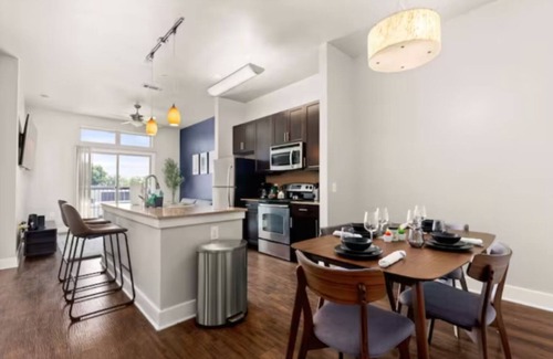 Arsenal Apartamento | The Mariposa: Elegant 1BR Mid-Century Loft