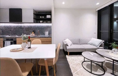 West Melbourne Apartamento | The Marker - West Melbourne Home Base with parking