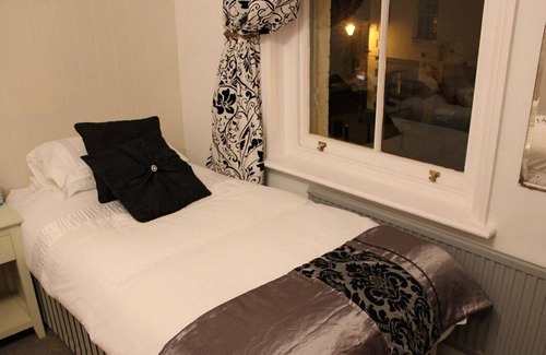 Alton Hotel | The Market Hotel