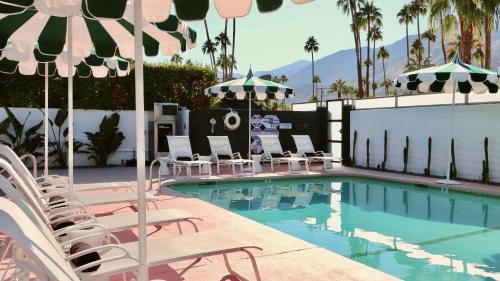 Warm Sands Hotel | The Marley Hotel by AvantStay 20 OCC Full Hotel Buyout in Palm Springs w Pool Hot Tub