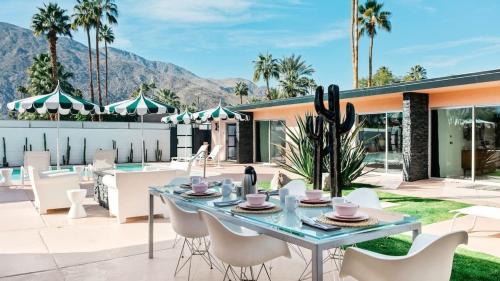 Warm Sands Hotel | The Marley Hotel by AvantStay 20 OCC Full Hotel Buyout in Palm Springs w Pool Hot Tub