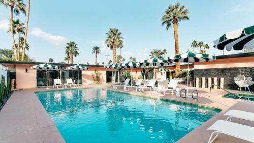 Warm Sands Hotel | The Marley Hotel by AvantStay 20 OCC Full Hotel Buyout in Palm Springs w Pool Hot Tub