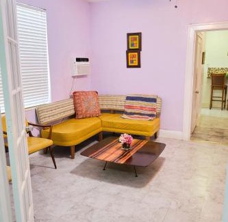 East Little Havana Apartamento | The Marlin Rooster Apartments