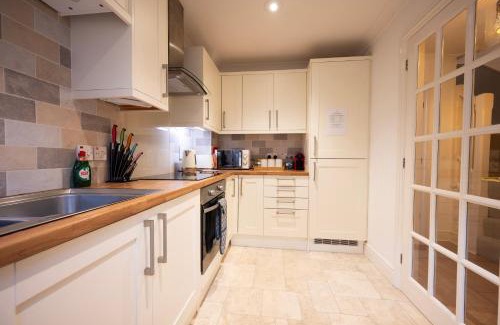 Canterbury Casa | The Marlowe - Beautiful house in the heart of Canterbury with Free Parking
