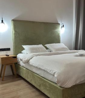 Thessaloniki City Centre Apartamento | The Maroon Bottle Luxury Suites