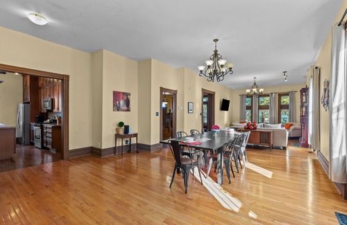 Lafayette Square Casa | The Marquis Manor | JZ Vacation Rentals