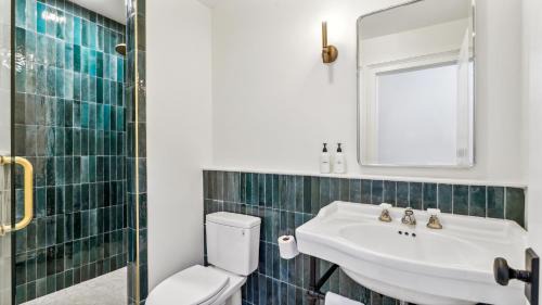 French Quarter Apartamento | The Mary Beth Hotel & Gallery