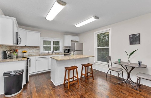 Summerville Casa | The Master Classic, 2.4 miles to Augusta National- 4 bedrooms, Sleeps 12