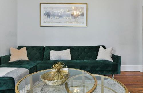 Chelsea Apartamento | The Maverick Downstairs - Lux Apartment - Free Parking - 2 Miles From Airport & Downtown Boston