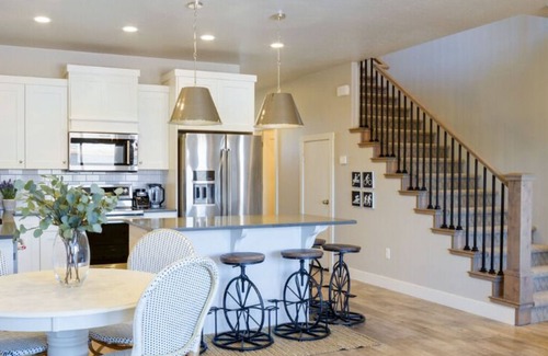 Washington Fields Casa | The Maverick|Resort Amenities, PlayStation, Grill, and more!