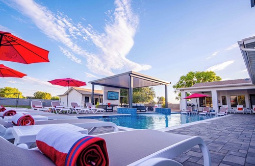 Gilbert Casa | The Max Resort, 1.5 Acres of Huge Space to Relax! Unwind and Enjoy Unlimited Fun