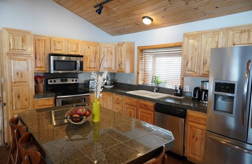 McCall Cabina | The McCall House- Hot Tub, A/C, Huge Covered Patio