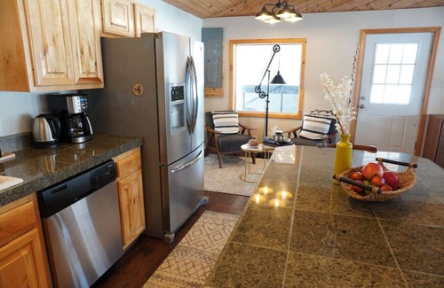 McCall Cabina | The McCall House- Hot Tub, A/C, Huge Covered Patio