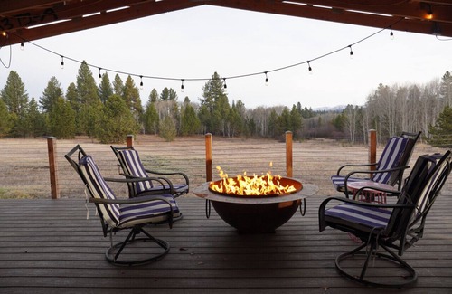 McCall Cabina | The McCall House- Hot Tub, A/C, Huge Covered Patio