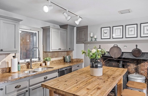 South Woodstock Casa | The McClellan Mansion