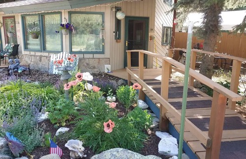 Carbondale Cabina | The McClure House - A Cowboy Cabin in the Woods. Pets stay free!
