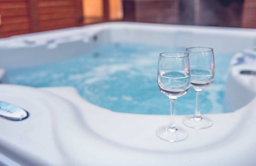 North Walsham Chalet De Esquí | The Meadows - Hot Tub Country Lodge