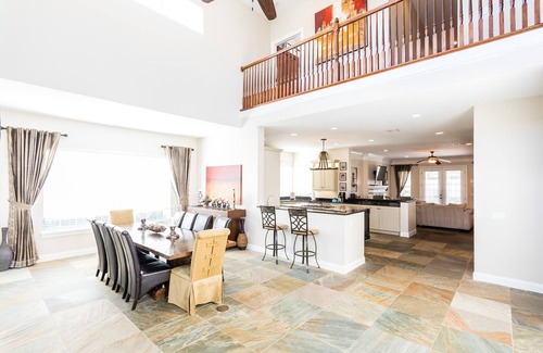 Reunion Villa | Fun️ Sun Fun & Family, Exceptional Rated Rated DISNEY 10 mins⭐️ Private Pool Games Room