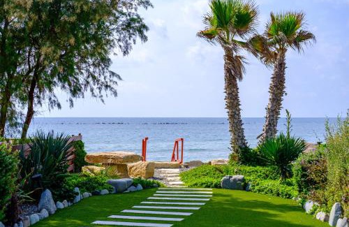 Pervolia Casa | The MedView Garden House