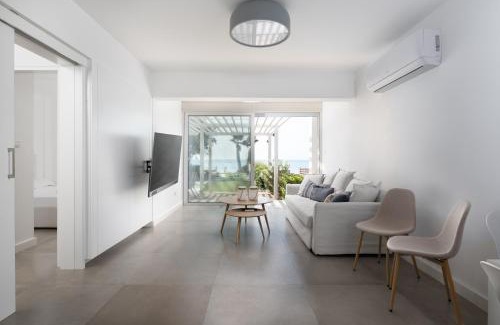Pervolia Casa | The MedView Garden House