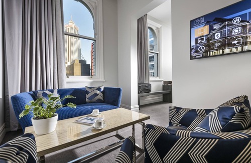 Perth Central Business District Hotel | The Melbourne Hotel