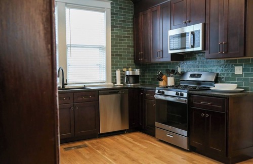 East Memphis Casa | The Memphis Abbey - Pool + Outdoor Kitchen + Fire Pit + 7BR