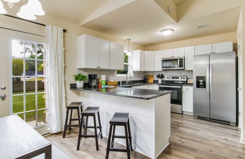 Northwest Pensacola Casa | The Memphis - 🐶Dog Friendly, Near Fairgrounds
