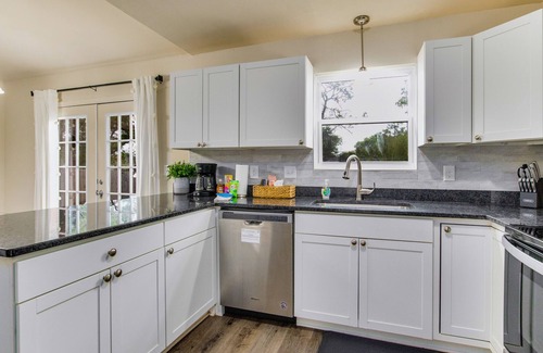 Northwest Pensacola Casa | The Memphis - 🐶Dog Friendly, Near Fairgrounds