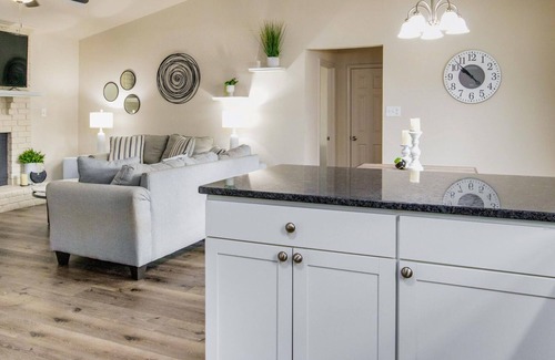 Northwest Pensacola Casa | The Memphis - 🐶Dog Friendly, Near Fairgrounds