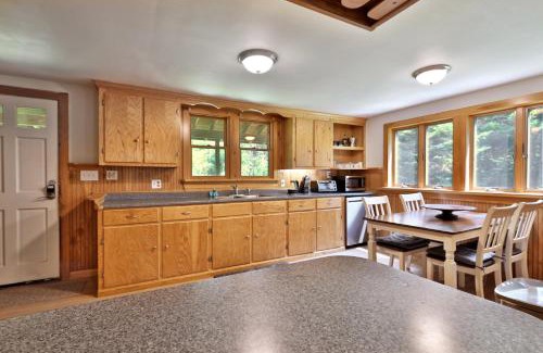 East Haven  Rutland County Casa | The Mendon Cottage - Charming Vermont Home Close to Pico, Ski Rental Deals!