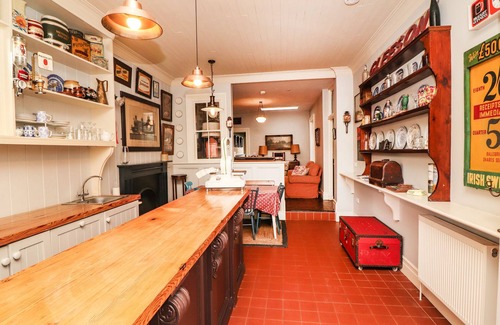 Kilrush Apartamento | THE MERCHANT'S STORE, family friendly in Kilrush, County Clare