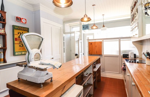 Kilrush Apartamento | THE MERCHANT'S STORE, family friendly in Kilrush, County Clare